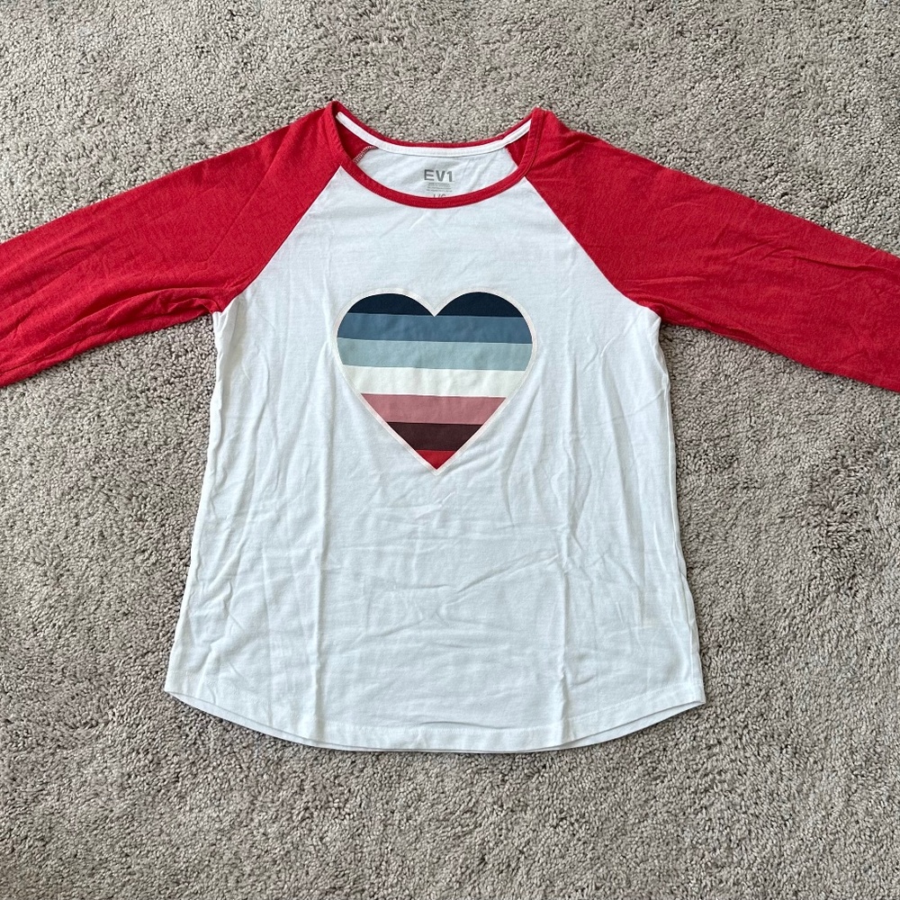 EV1 Women's Heart Graphic 3/4 Sleeve Shirt